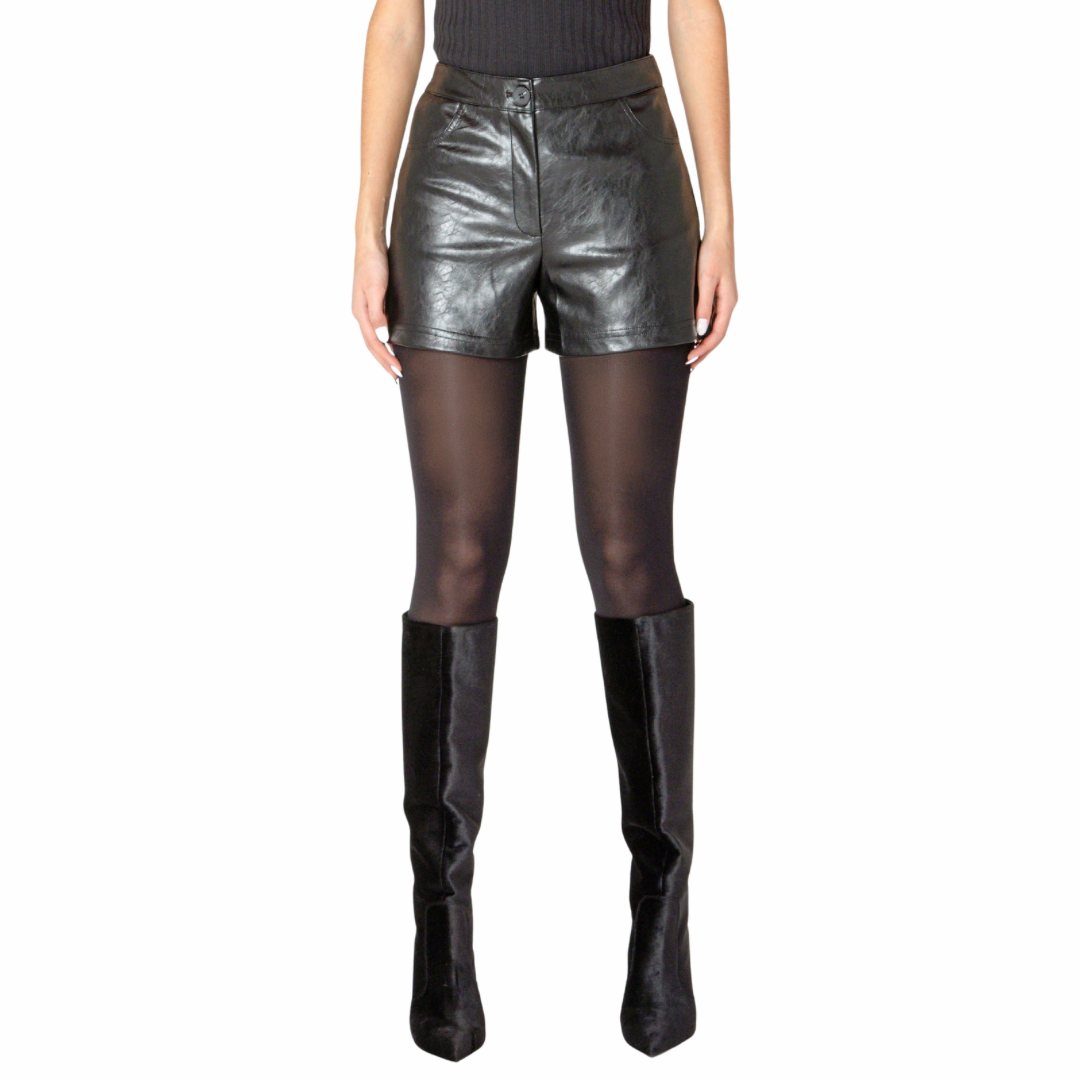 SHORT EN CUIR VÉGÉTALIEN